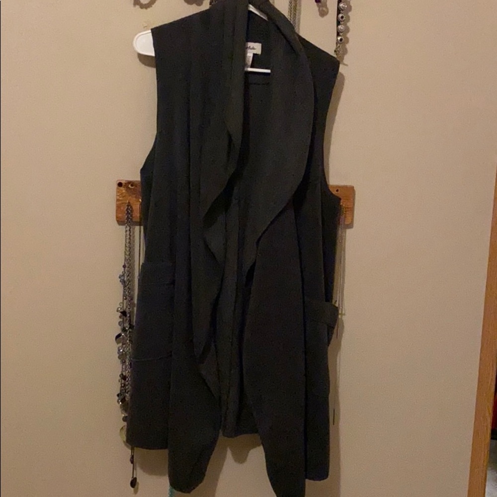 Sleeveless vest